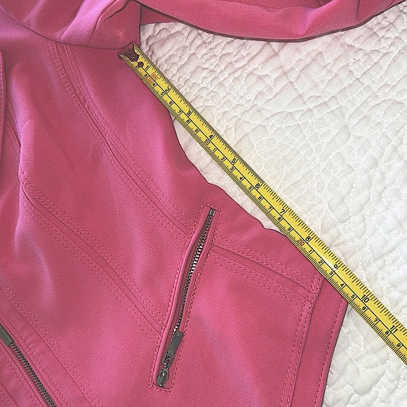 WHBM Moto style cropped jacket. Size 6 - Picture 11 of 11